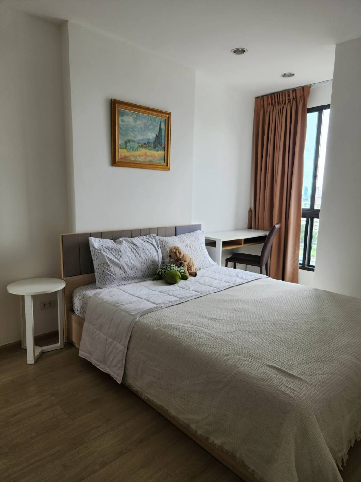 For RentCondoThaphra, Talat Phlu, Wutthakat : For rent, very cheap, Ideo Sathorn Thapra (Ideo Sathorn Thapra), next to BTS Pho Nimit, with furniture + washing machine, only 8,500 baht.