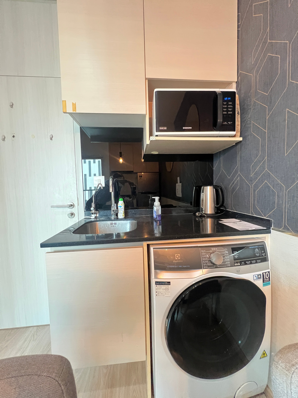 ให้เช่าคอนโดรัชดา ห้วยขวาง : RC124725 Condo for rent at NOBLE REVOLVE RATCHADA ใกล้ MRT สถานีศูนย์วัฒนธรรม 