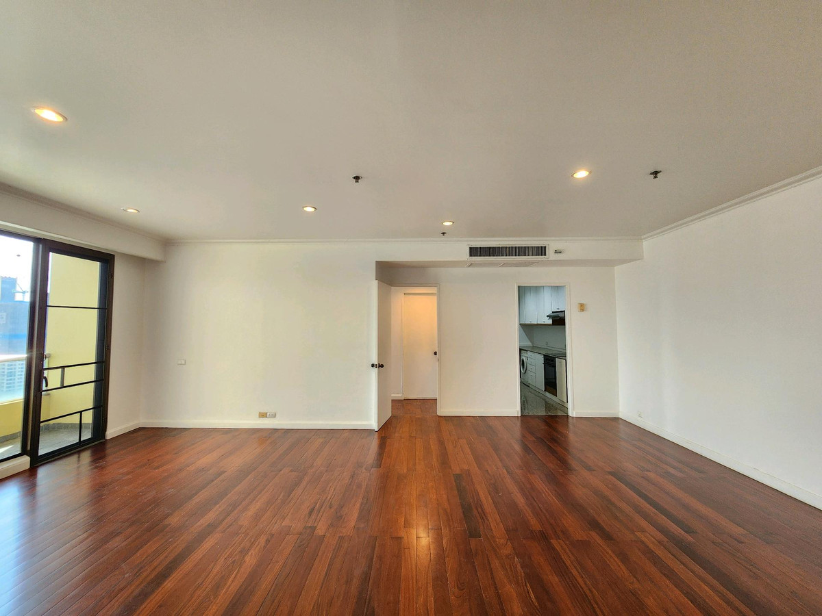 ให้เช่าคอนโดวงเวียนใหญ่ เจริญนคร : บ้านเจ้าพระยา คอนโดมิเนียม
Baan Chao Praya Condominium for Rent
Near Icon Siam