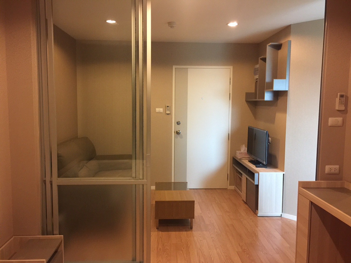 For RentCondoPattanakan, Srinakarin : Condo for rent, Lumpini On Nut 55-1, near the Yellow Line.