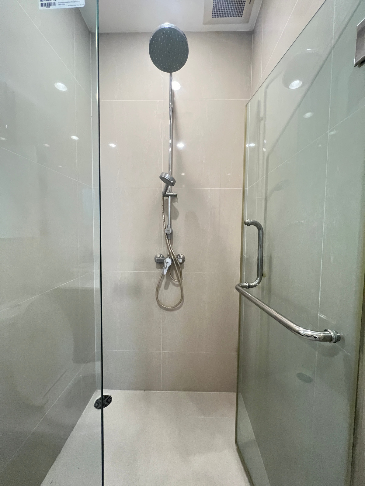 ให้เช่าคอนโดรัชดา ห้วยขวาง : RC124725 Condo for rent at NOBLE REVOLVE RATCHADA ใกล้ MRT สถานีศูนย์วัฒนธรรม 