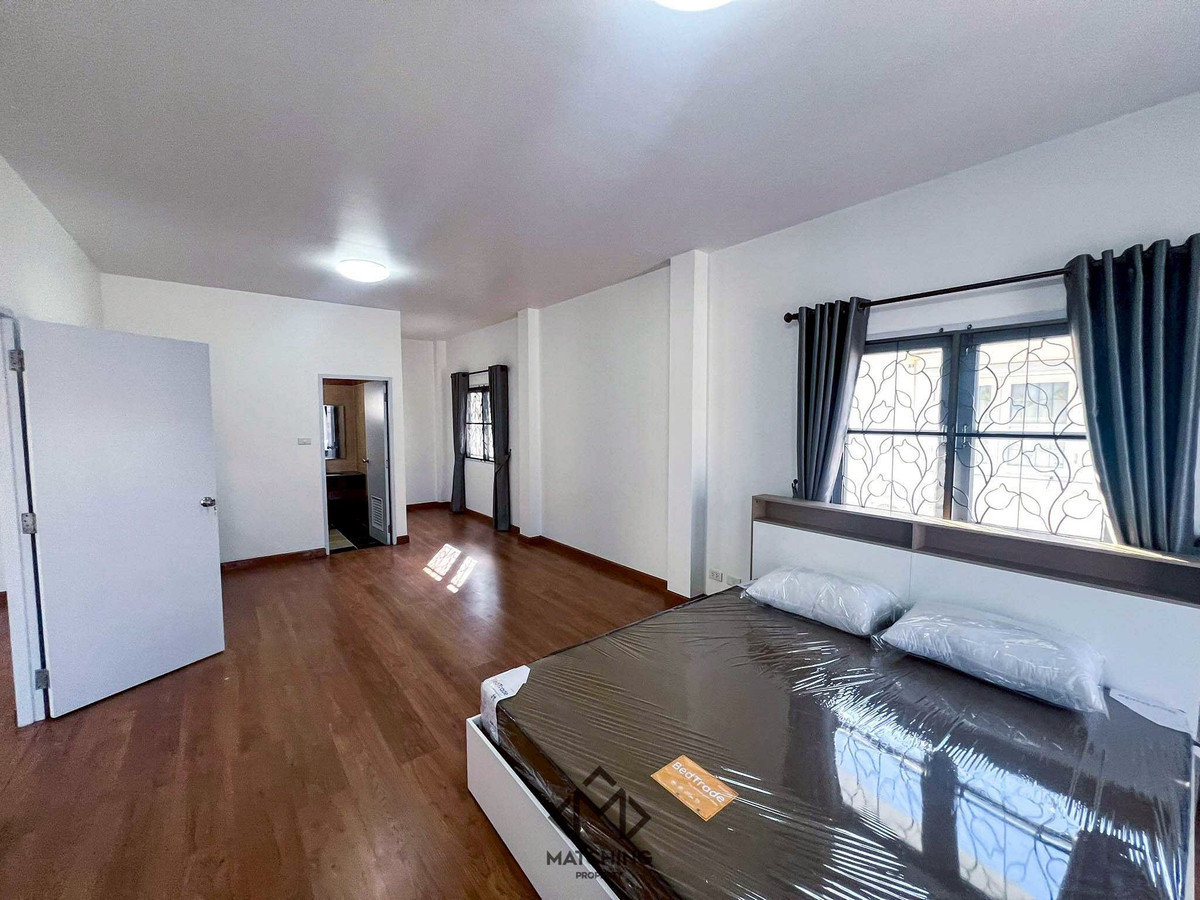 ให้เช่าบ้านวิภาวดี ดอนเมือง หลักสี่ : บ้านเดี่ยว 2 ชั้น รีโนเวทใหม่ เฟอร์ใหม่ ใกล้สนามบินดอนเมือง 3 นอน 3 น้ำ 2 จอด / Tel: 098-6542399