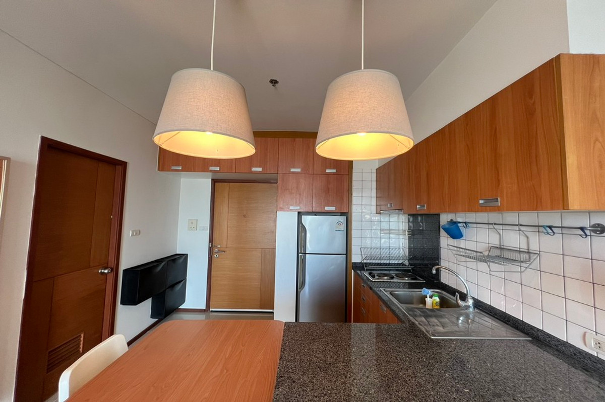 CondoWongwianyai, Charoennakor : 🔥 For Sale - Rent !! high floor 24++, ICONSIAM view!! 🔥 Code C20221204194..........Villa Sathorn, Studio room, 1 bathroom, furnished, ready to move in, Special Deal!!📣📣