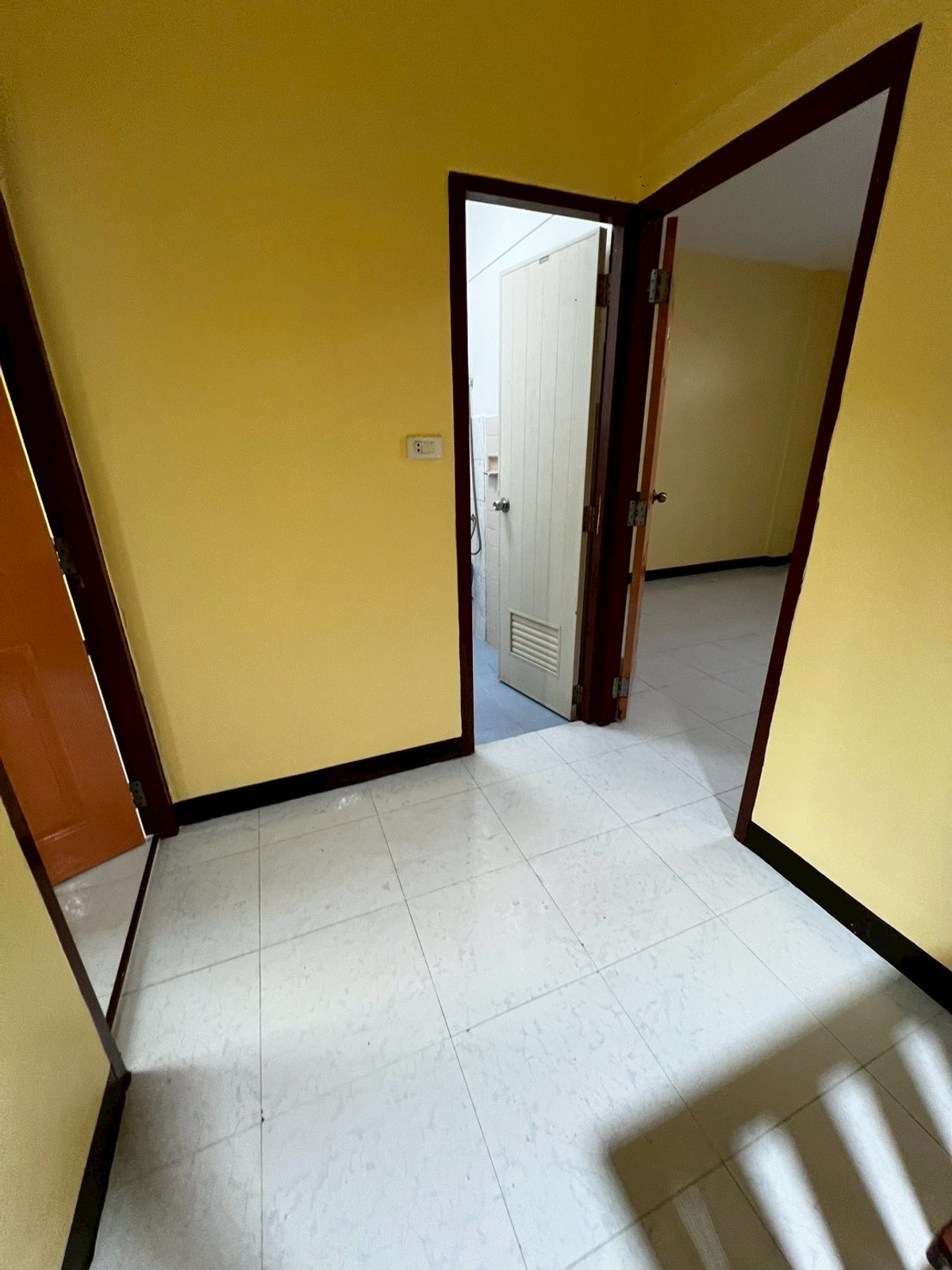 ให้เช่าบ้านสะพานควาย จตุจักร : บ้านพร้อมที่ดินใหญ่ 10นาที ถึงสวนจตุจักร ติดตลาดบองมาร์เช่ 3ห้องนอน รีโนเวทใหม่