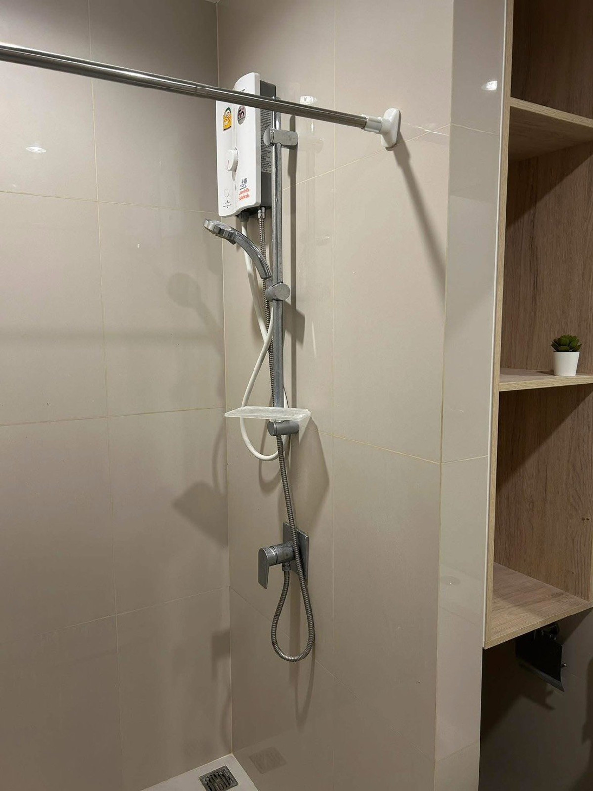 ให้เช่าคอนโดพัฒนาการ ศรีนครินทร์ : ให้เช่า 📍 Nue Noble Srinakarin - Lasalle 📍 เฟอร์นิเจอร์ และ เครื่องใช้ไฟฟ้าครบ ใกล้ MRT ศรีลาซาล