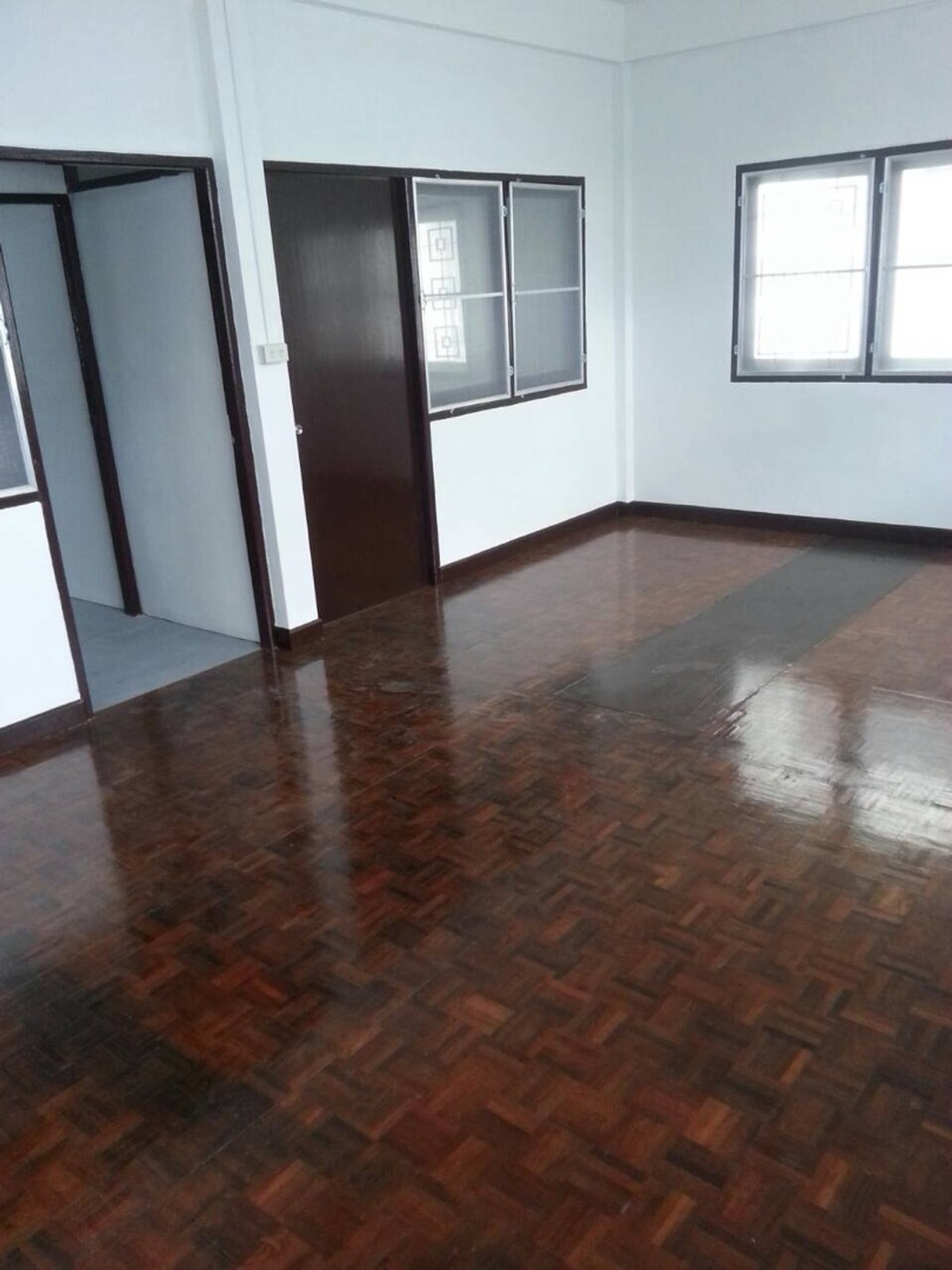 ขายบ้านสีลม ศาลาแดง บางรัก : ขาย บ้านเดี่ยว 35 ตารางวา ซอยละลายทรัพย์ อยู่ สีลม 5 และ สีลม 7 ใกล้ BTS รถไฟฟ้า ช่องนนทรี 350 เมตร 