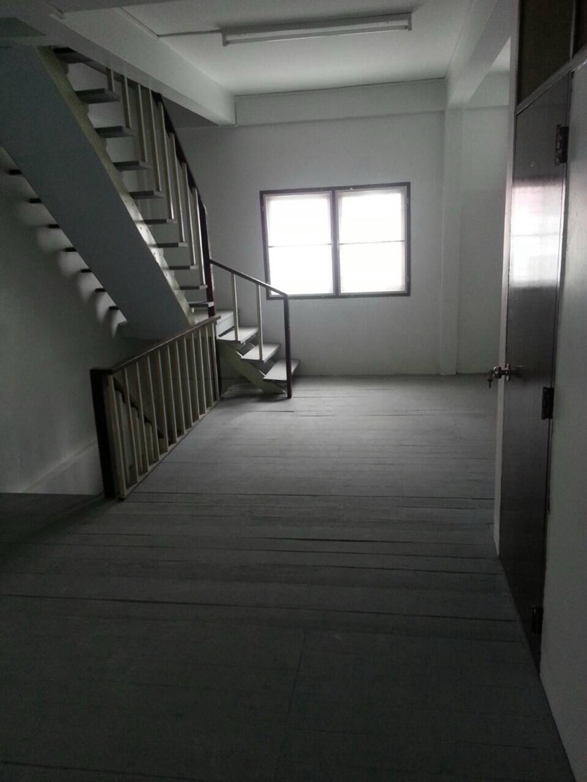 ขายบ้านสีลม ศาลาแดง บางรัก : ขาย บ้านเดี่ยว 35 ตารางวา ซอยละลายทรัพย์ อยู่ สีลม 5 และ สีลม 7 ใกล้ BTS รถไฟฟ้า ช่องนนทรี 350 เมตร 