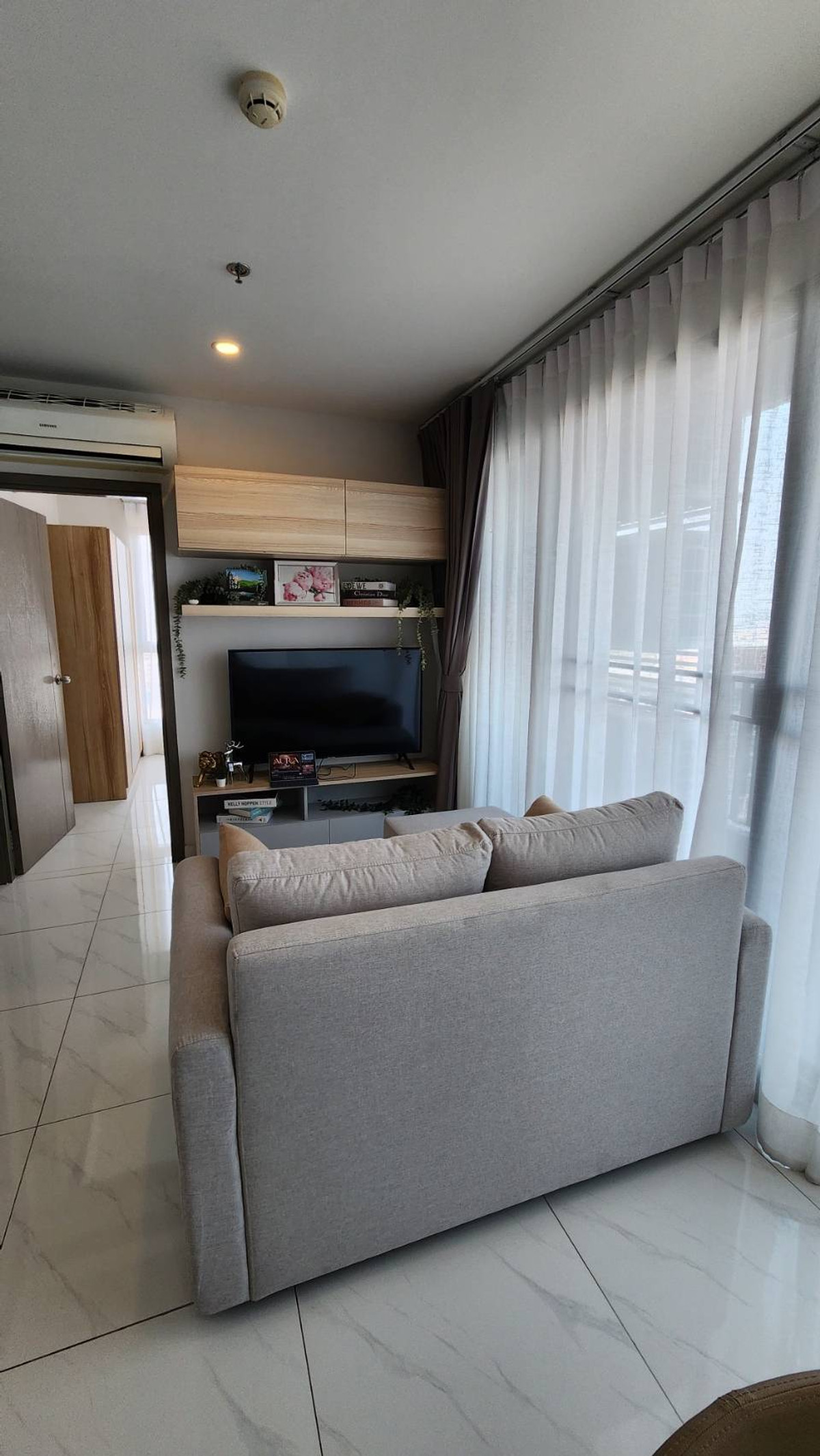 For RentCondoBangna, Bearing, Lasalle : Condo for Rent: Ideo O2 Near BTS Bang Na (approx. 300 meters)