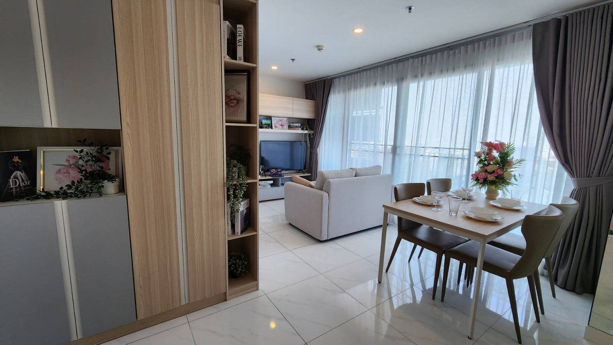 For RentCondoBangna, Bearing, Lasalle : Condo for Rent: Ideo O2 Near BTS Bang Na (approx. 300 meters)