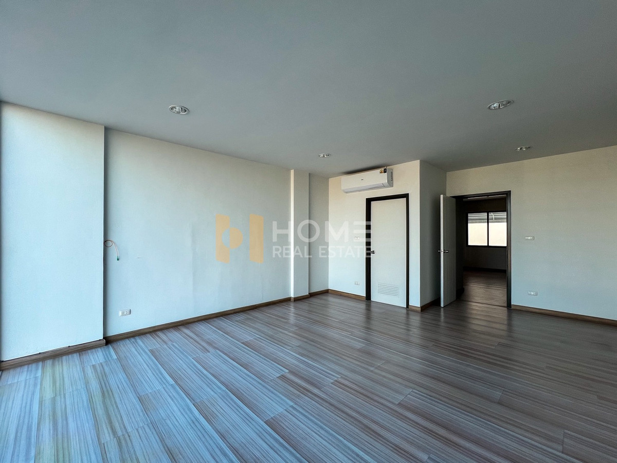 For RentHome OfficeMin Buri, Romklao : City Link Rama 9 - Srinakarin / 5 Bedrooms (FOR SALE) BZD096