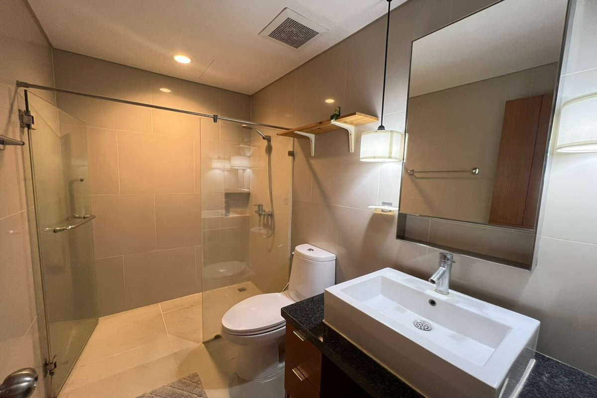 CondoWongwianyai, Charoennakor : 🔥 For Sale - Rent !! high floor 24++, ICONSIAM view!! 🔥 Code C20221204194..........Villa Sathorn, Studio room, 1 bathroom, furnished, ready to move in, Special Deal!!📣📣