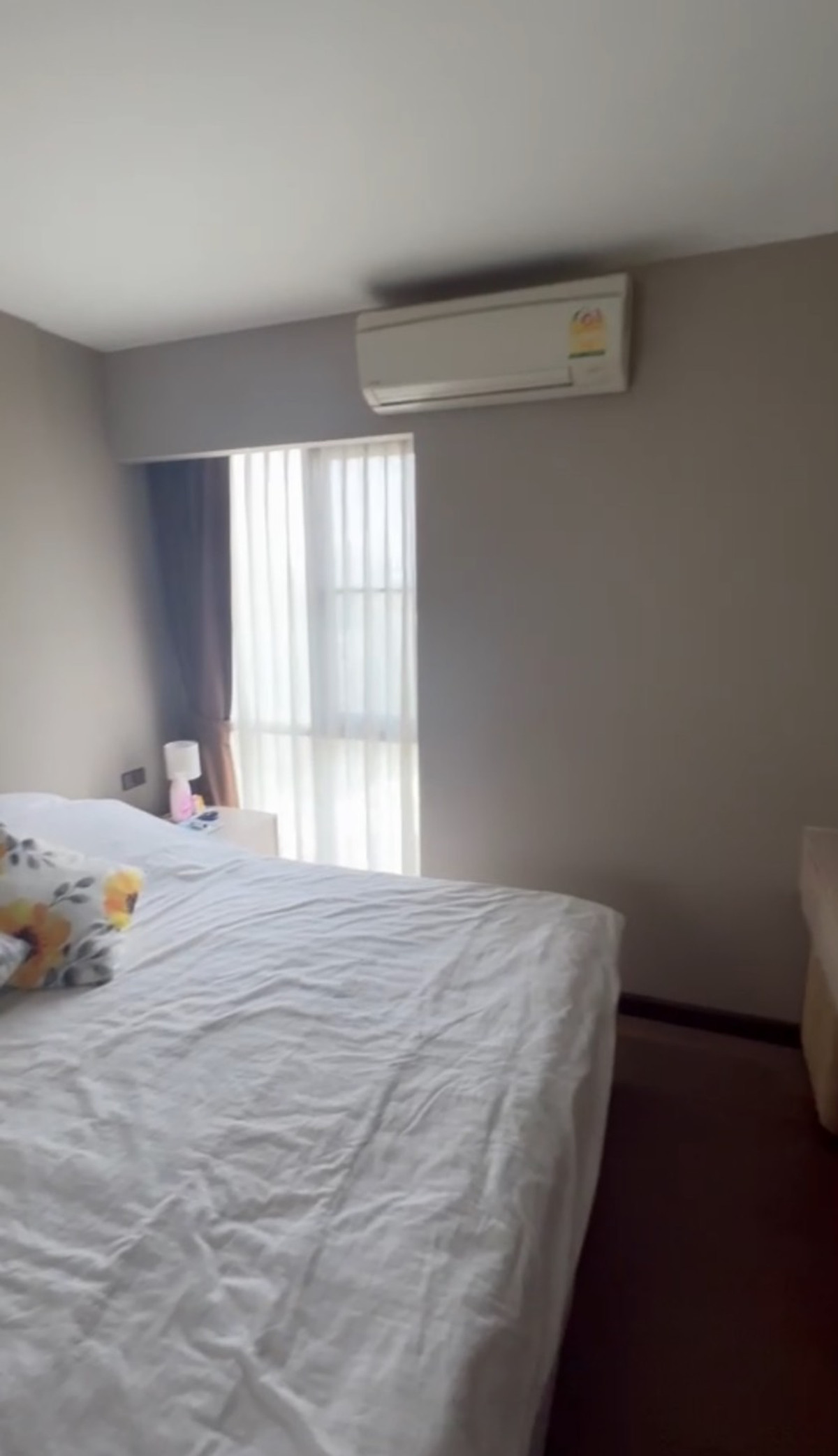For RentCondoSukhumvit, Asoke, Thonglor : For rent, Tidy Thonglor Soi 17, Tidy, fully furnished, electric. Separate the kitchen There is a washing machine.