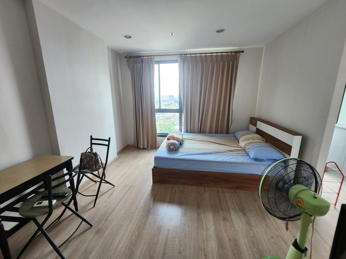 For RentCondoThaphra, Talat Phlu, Wutthakat : For rent, very cheap, Ideo Sathorn Thapra (Ideo Sathorn Thapra), next to BTS Pho Nimit, with furniture + washing machine, only 8,500 baht.