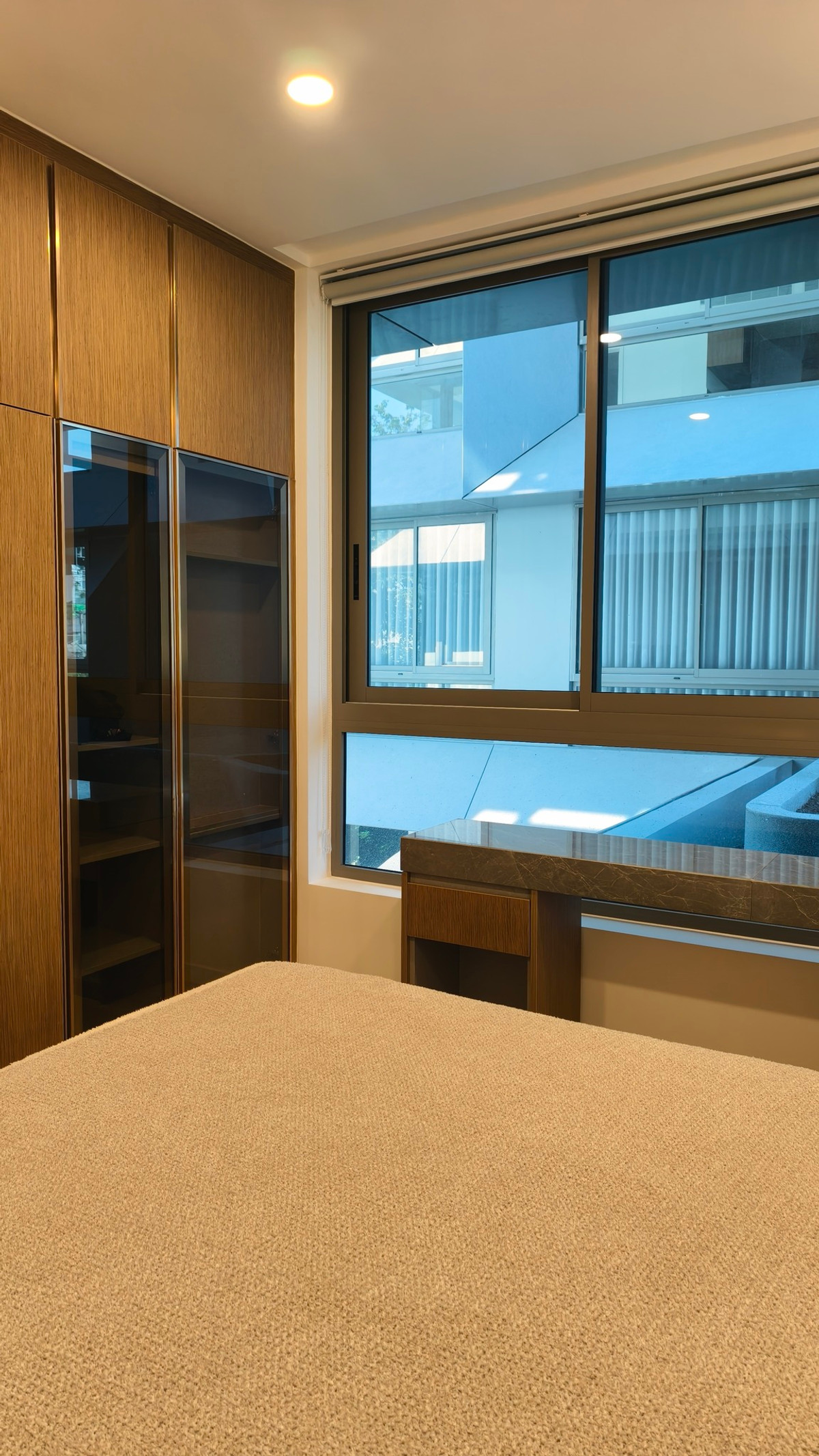 ให้เช่าคอนโดสุขุมวิท อโศก ทองหล่อ : For Rent  1 Bed 1 Bath HOLME Ekkamai 22