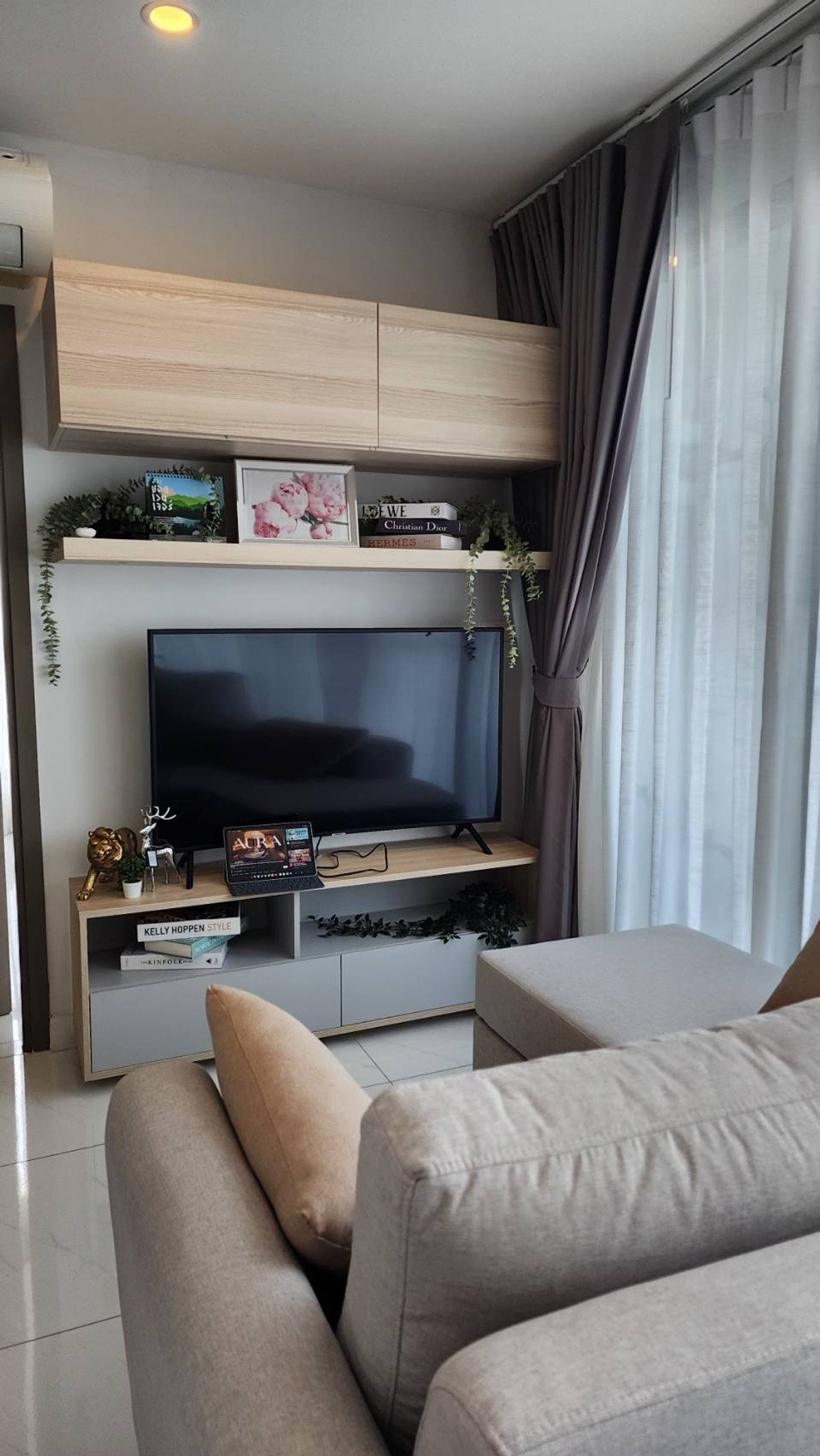 For RentCondoBangna, Bearing, Lasalle : Condo for Rent: Ideo O2 Near BTS Bang Na (approx. 300 meters)