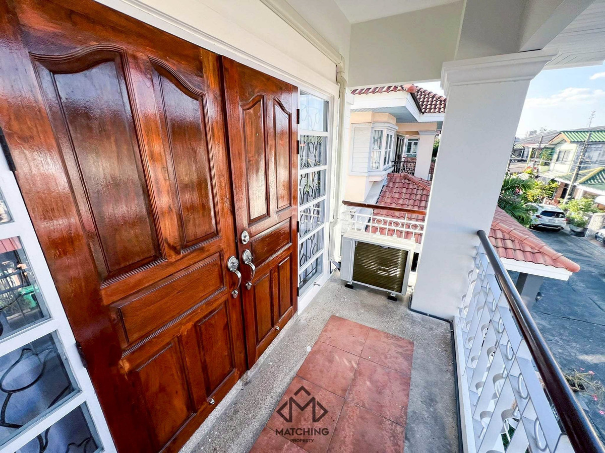 ให้เช่าบ้านวิภาวดี ดอนเมือง หลักสี่ : บ้านเดี่ยว 2 ชั้น รีโนเวทใหม่ เฟอร์ใหม่ ใกล้สนามบินดอนเมือง 3 นอน 3 น้ำ 2 จอด / Tel: 098-6542399