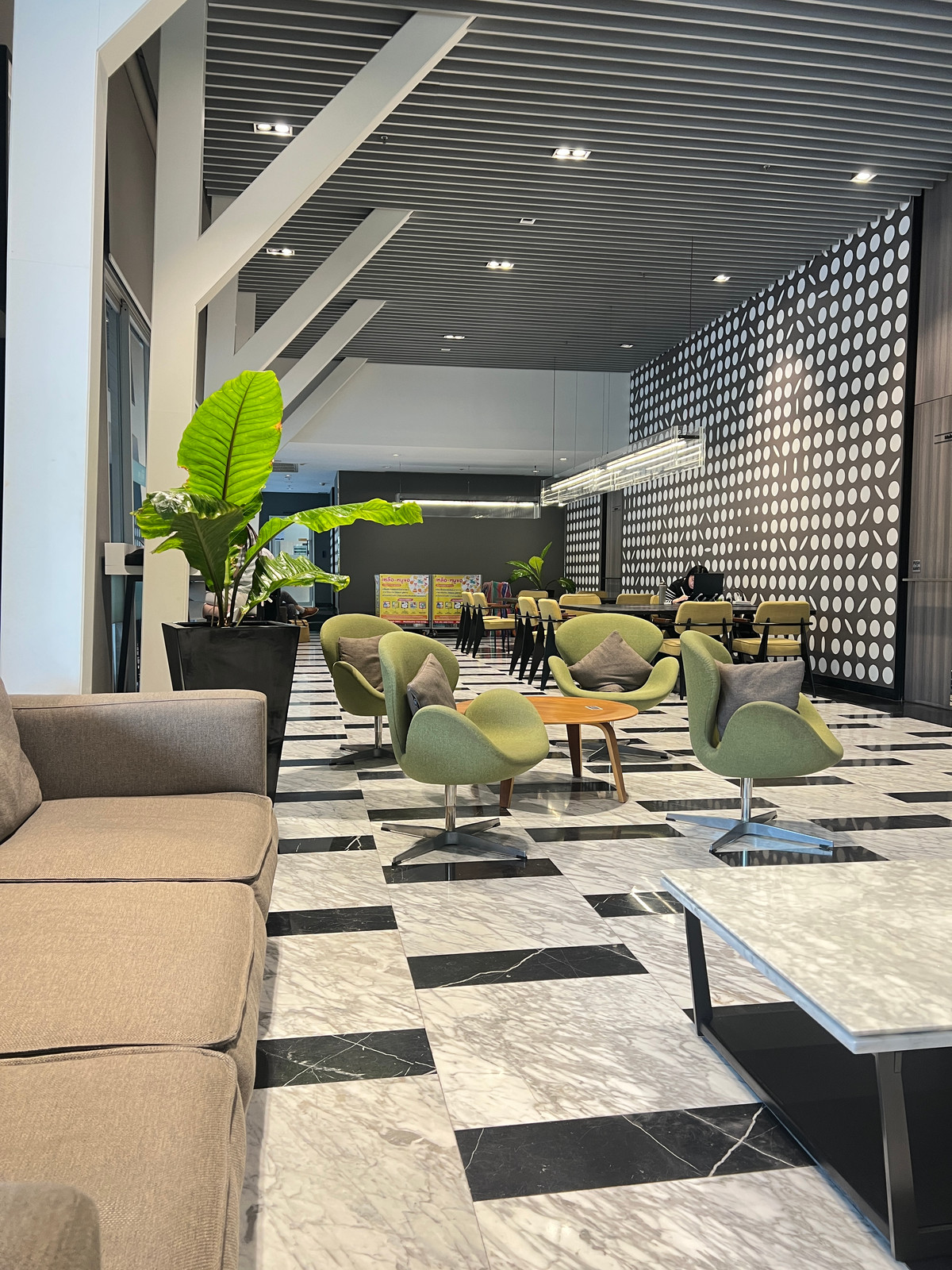 ให้เช่าคอนโดรัชดา ห้วยขวาง : RC124725 Condo for rent at NOBLE REVOLVE RATCHADA ใกล้ MRT สถานีศูนย์วัฒนธรรม 