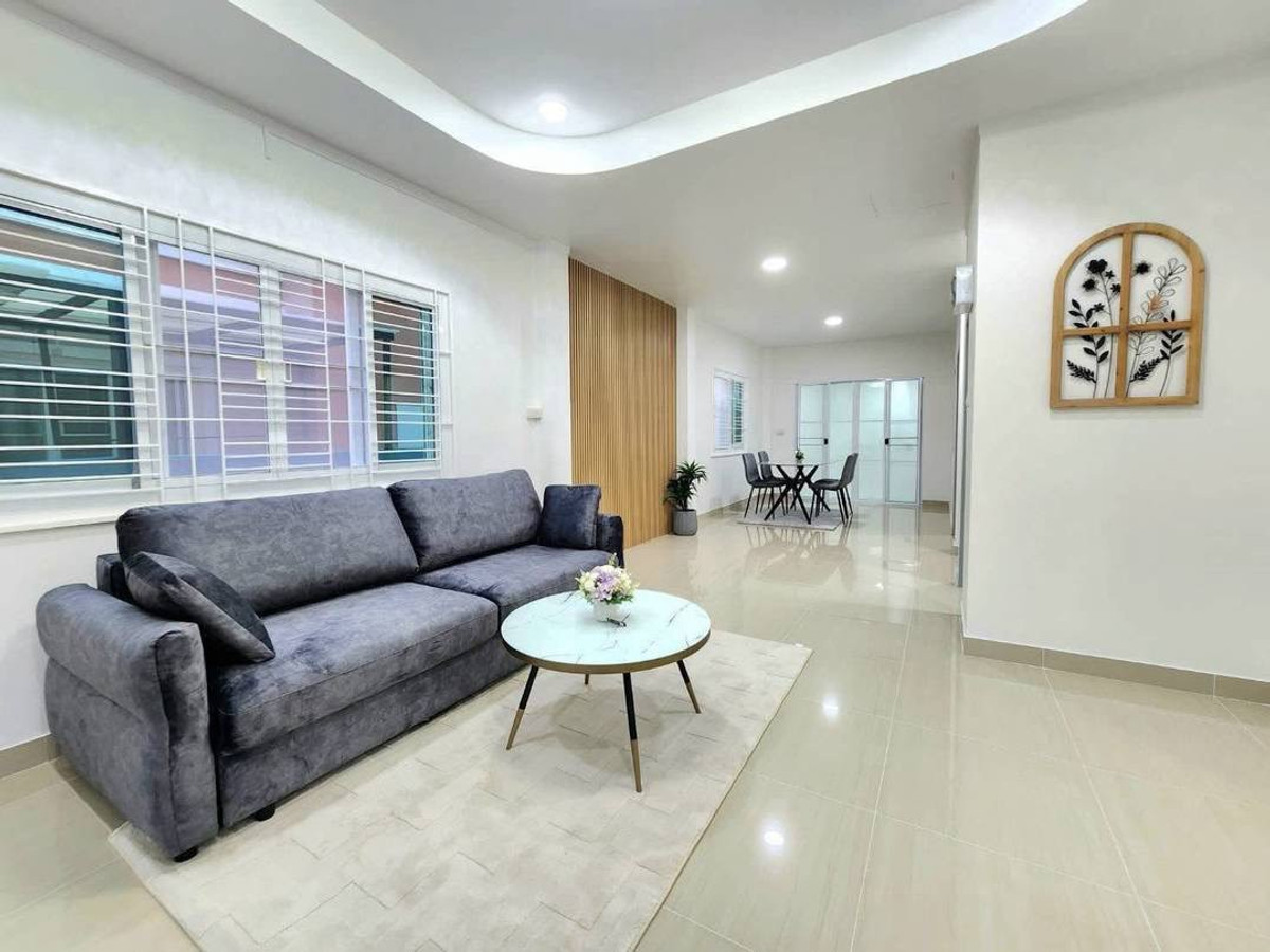 For SaleSriracha Laem Chabang Ban Bueng : Nathawadee 4 Suansua - Nongkho Semi-Detached House / 4 Bedrooms (FOR SALE) YEAN073