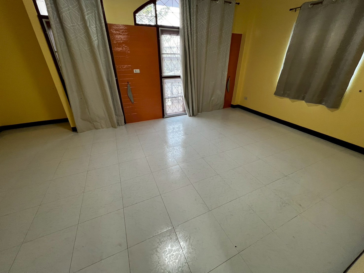 ให้เช่าบ้านสะพานควาย จตุจักร : บ้านพร้อมที่ดินใหญ่ 10นาที ถึงสวนจตุจักร ติดตลาดบองมาร์เช่ 3ห้องนอน รีโนเวทใหม่