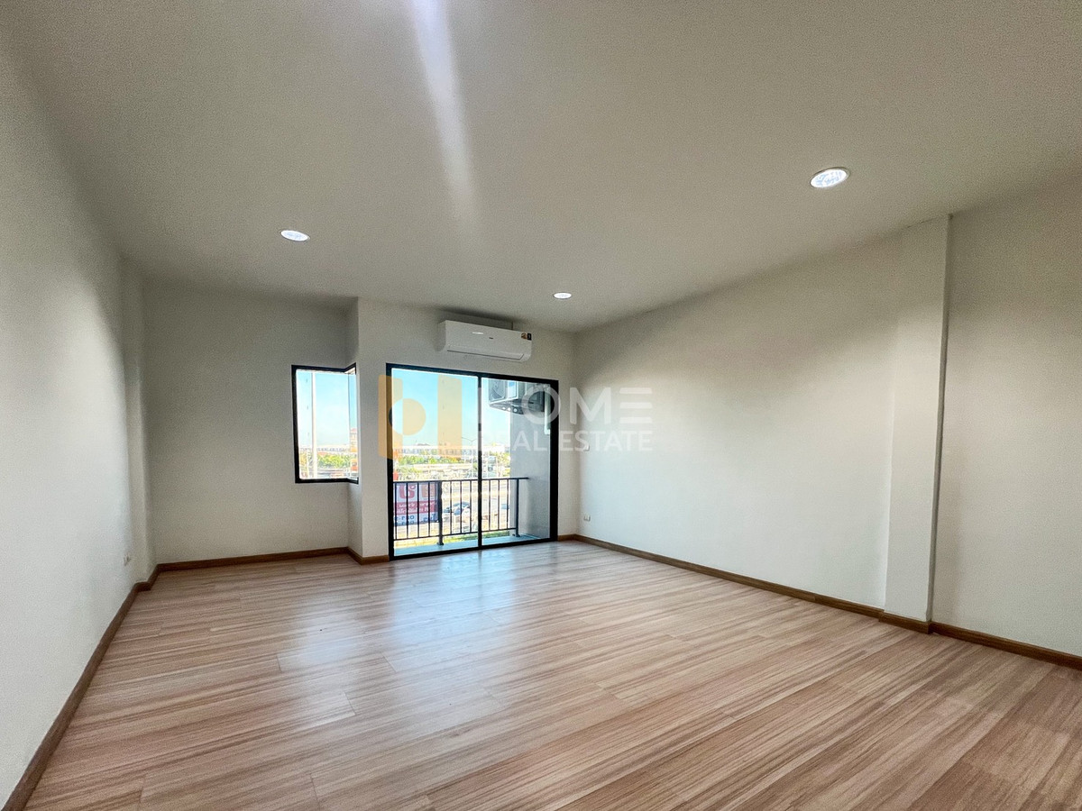 For RentHome OfficeMin Buri, Romklao : City Link Rama 9 - Srinakarin / 5 Bedrooms (FOR SALE) BZD096