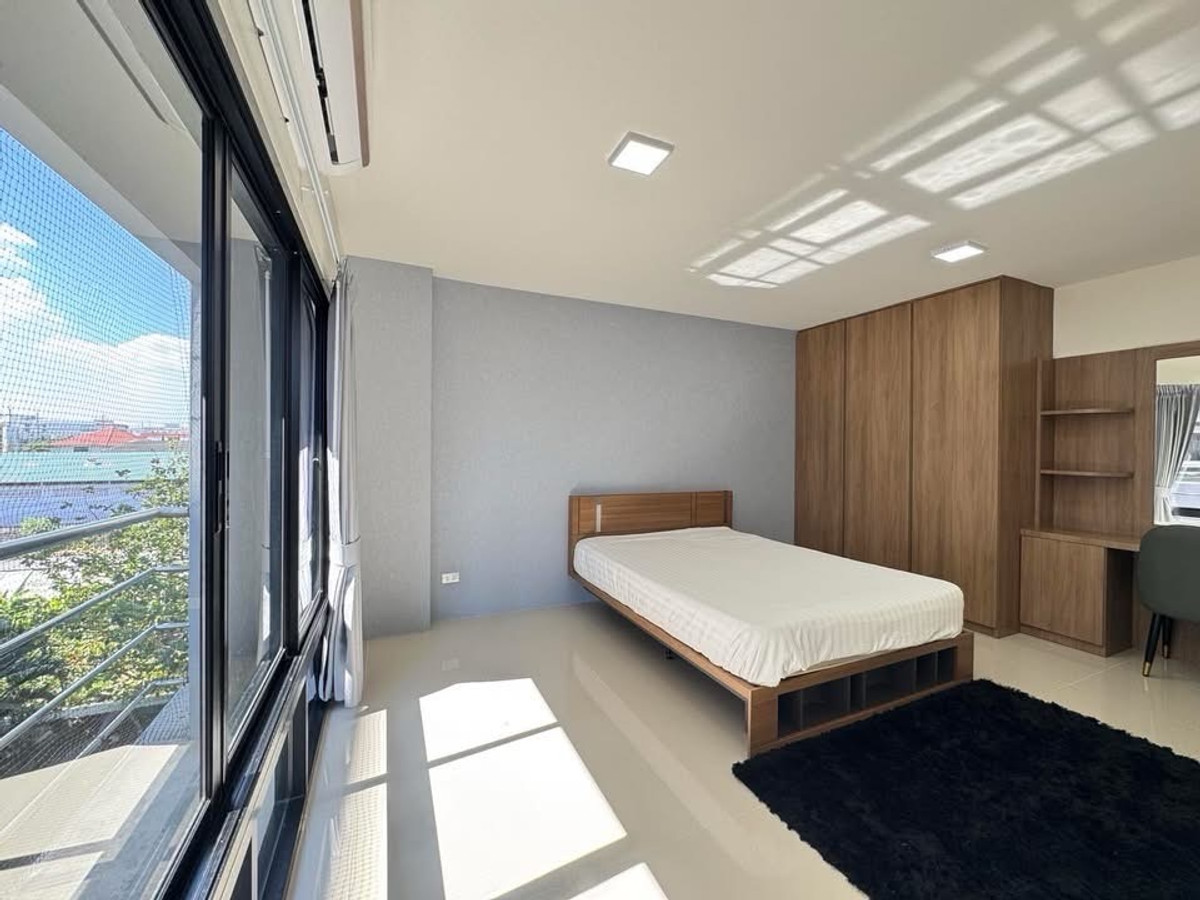 For SaleCondoLadkrabang, Suwannaphum Airport : Corner condo, 2 bedrooms, 93.17 sq m, at Park Village On Nut–Suvarnabhumi. Renovated and ready to move in