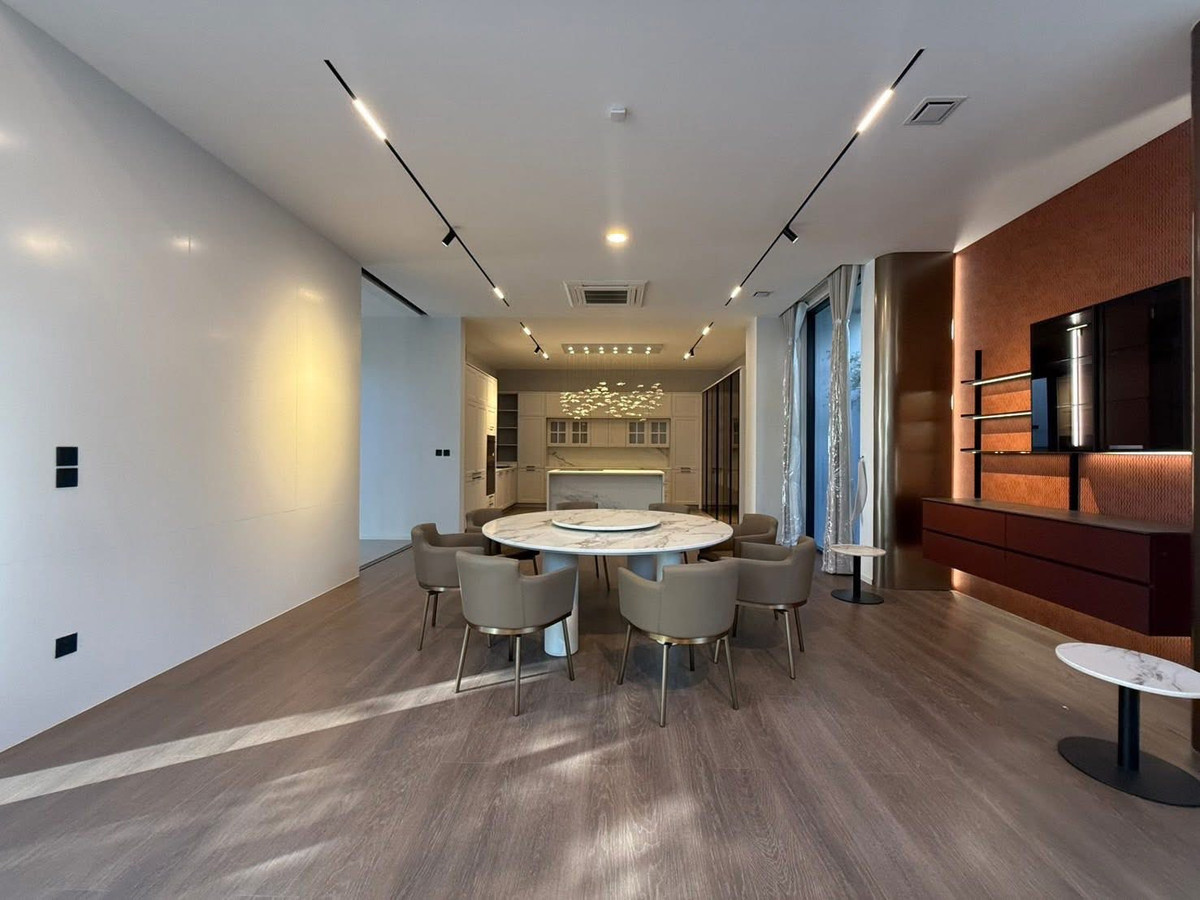 ให้เช่าบ้านลาดกระบัง สุวรรณภูมิ : FOR RENT : Luxury บ้านเดี่ยว Pool villa VIVE กรุงเทพกรีฑา มีลิฟส่วนตัว 5 ห้องนอน ตกแต่งหรู