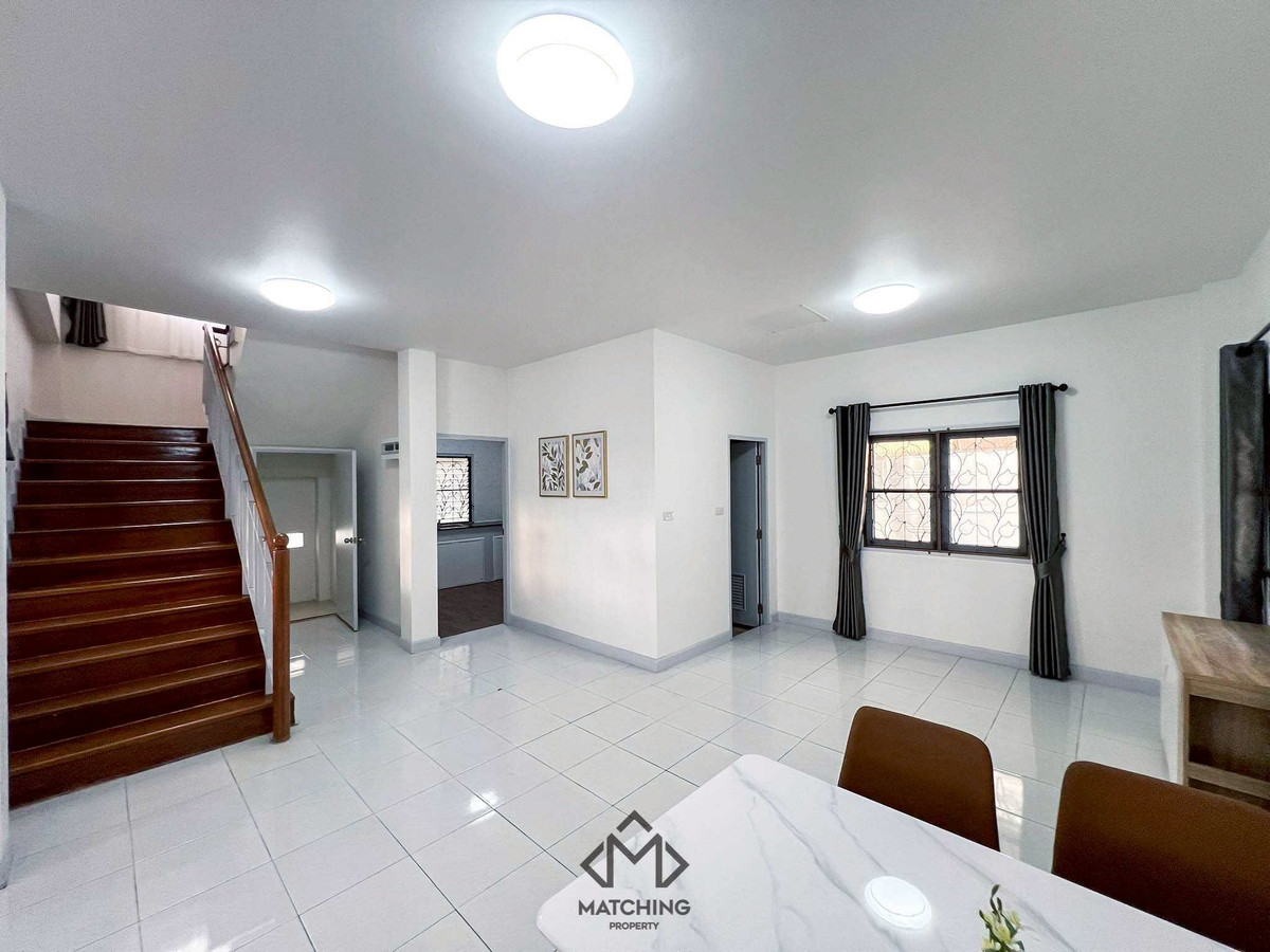 ให้เช่าบ้านวิภาวดี ดอนเมือง หลักสี่ : บ้านเดี่ยว 2 ชั้น รีโนเวทใหม่ เฟอร์ใหม่ ใกล้สนามบินดอนเมือง 3 นอน 3 น้ำ 2 จอด / Tel: 098-6542399