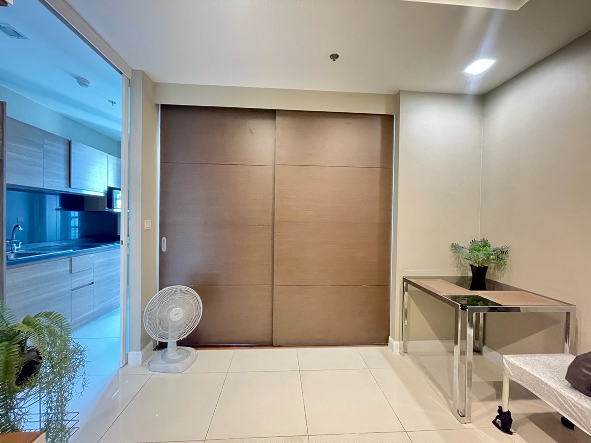 For RentCondoSamut Prakan,Samrong : For rent: The Metropolis Samrong Interchange, garden view, west/south.