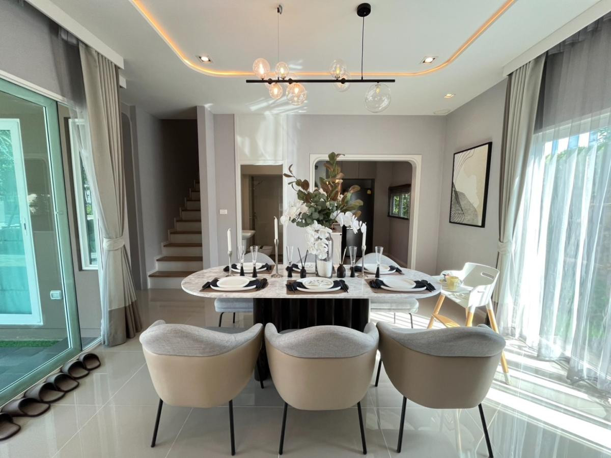 For SaleLadkrabang, Suwannaphum Airport : 🏡 Wide frontage of 11.4 meters! Detached-house feel at an affordable price.. 💸🔥 Who says a semi-detached house has to feel cramped? You have to see this one at GRANDE PLENO Rama 9 – Motorway.