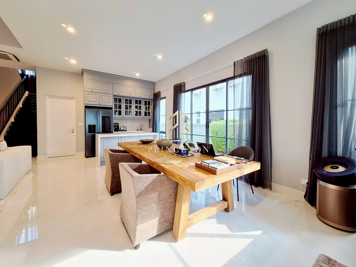 บ้านพัฒนาการ ศรีนครินทร์ : ขายหรือให้เช่า บ้านหรูสไตล์คฤหาสน์ นาราสิริ กรุงเทพกรีฑา 📞092-4252445 Narasiri Krungthep Kreetha