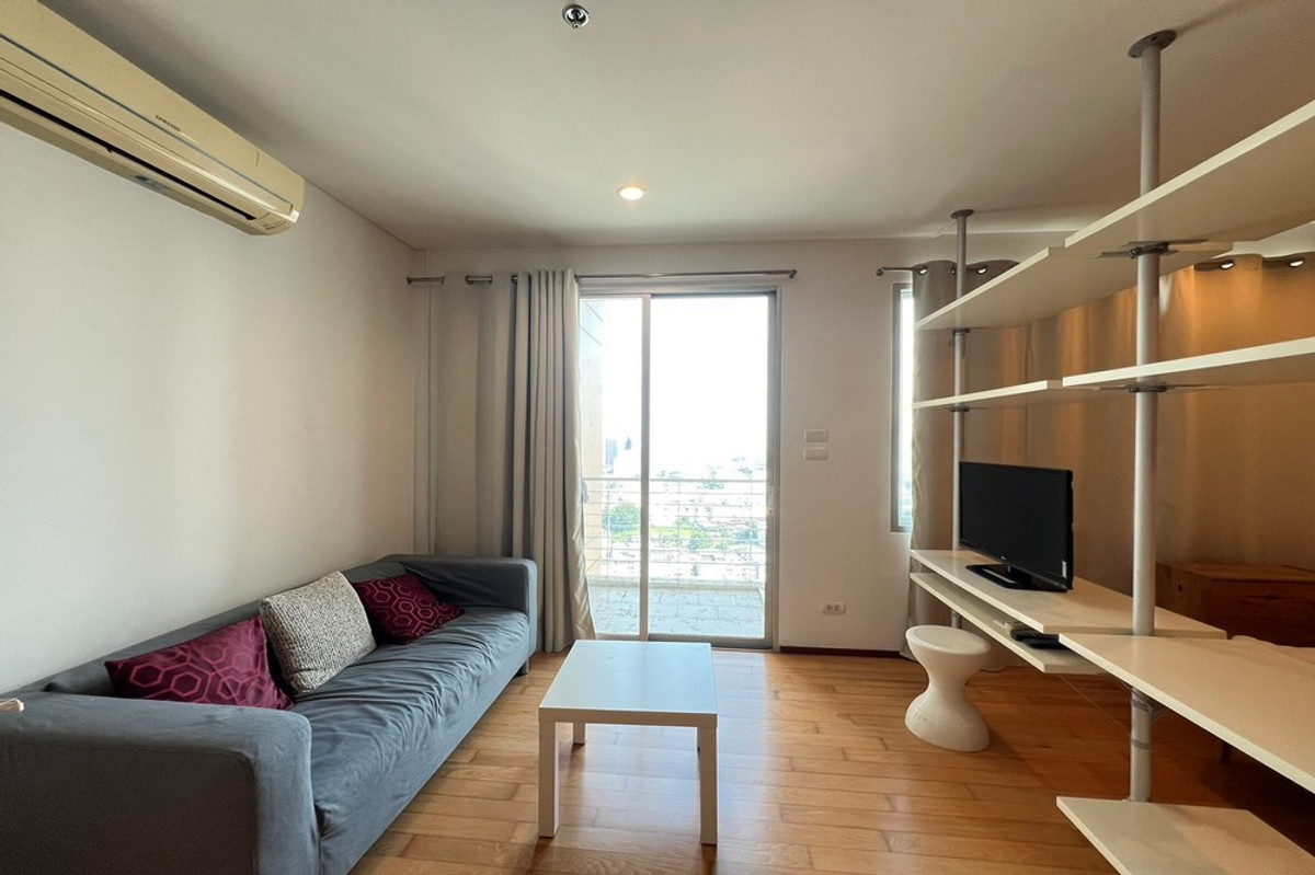 CondoWongwianyai, Charoennakor : 🔥 For Sale - Rent !! high floor 24++, ICONSIAM view!! 🔥 Code C20221204194..........Villa Sathorn, Studio room, 1 bathroom, furnished, ready to move in, Special Deal!!📣📣