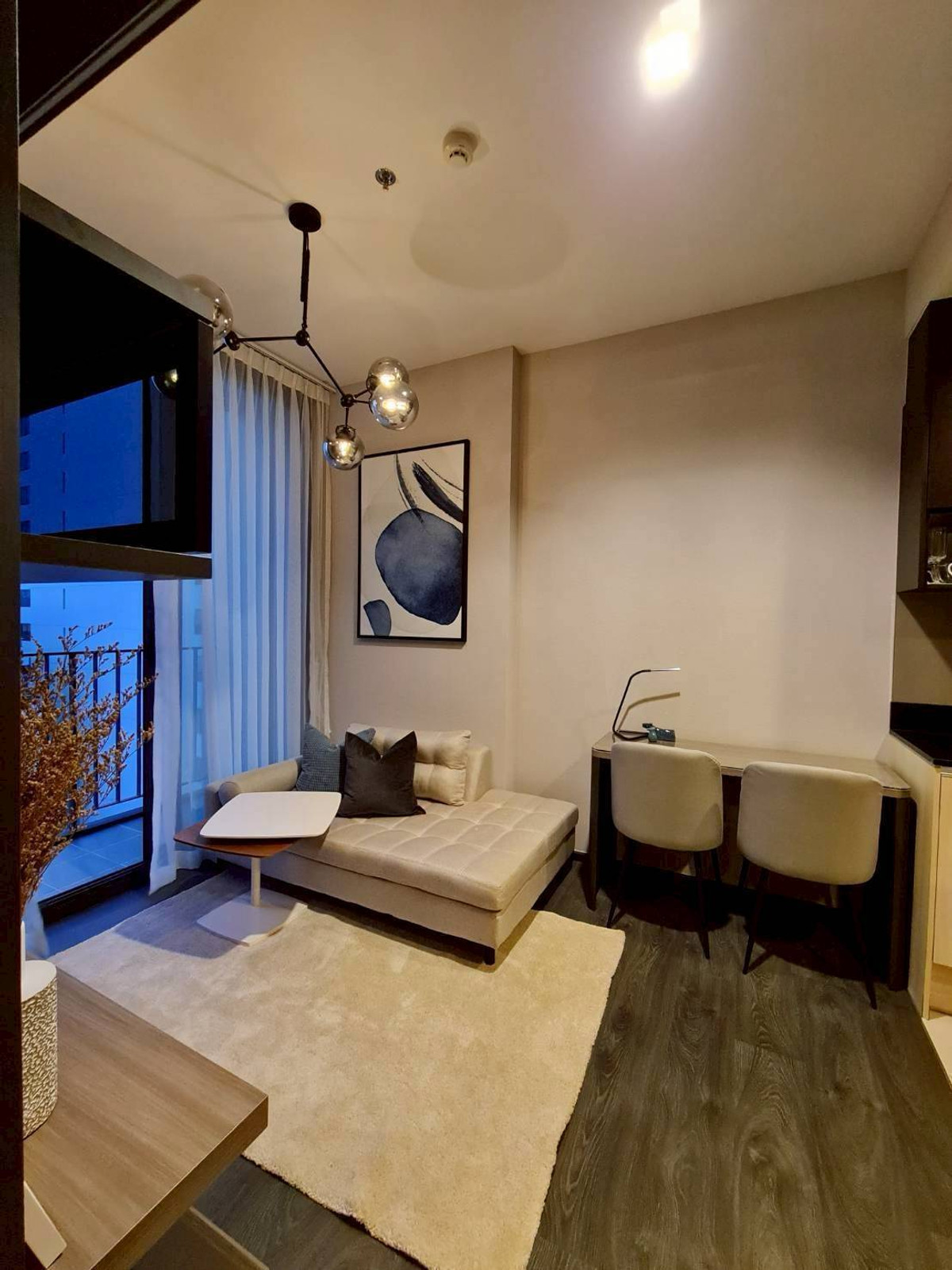 ให้เช่าคอนโดสุขุมวิท อโศก ทองหล่อ : คอนโด 1 ห้องนอน 1 ห้องน้ำ 35 ตรม ที่ Edge สุขุมวิท 23 ให้เช่า 27,000 บาทต่อเดือน สถานีรถไฟฟ้าอโศก