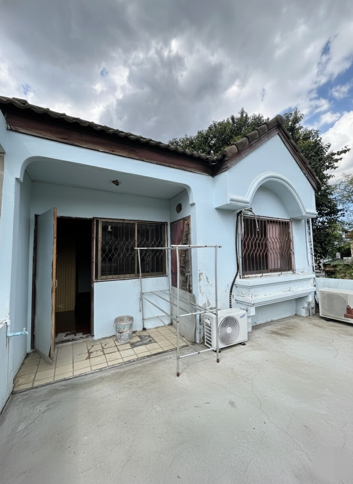 ขายที่ดินรัชดา ห้วยขวาง : ขายที่ดินพร้อม ทาวน์เฮ้าส์ 2 ชั้นหลังมุม 50 ตรว.ซอยอินทามระ 43 แขวงรัชดาภิเษกรัชดาภิเษก เขตดินแดง กรุงเทพฯ ราคา 7,900,000 บาท