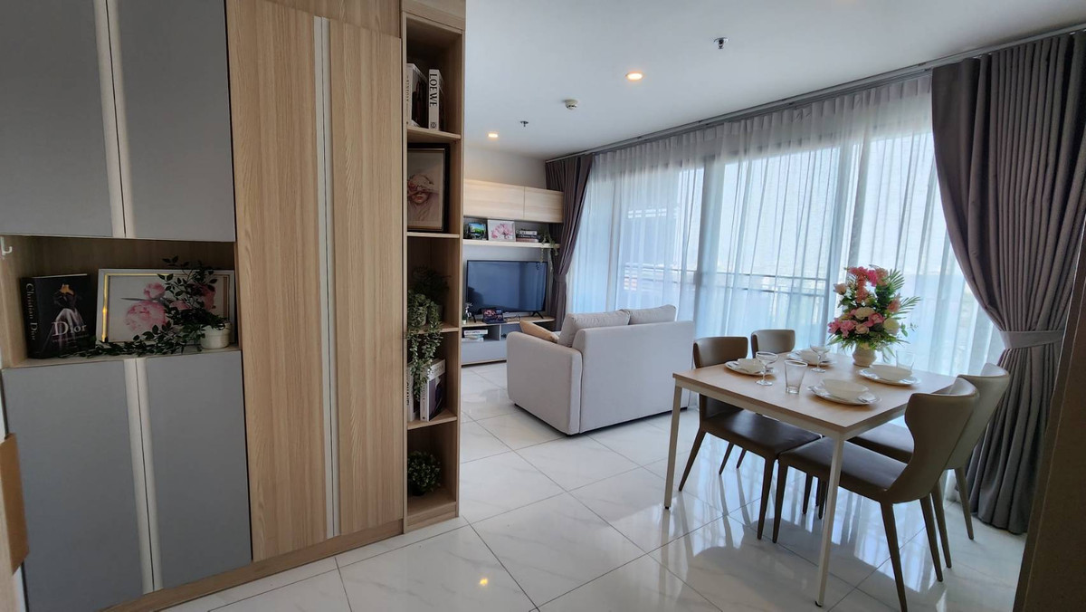 For RentCondoBangna, Bearing, Lasalle : Condo for Rent: Ideo O2 Near BTS Bang Na (approx. 300 meters)