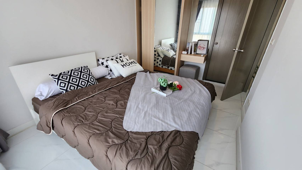 For RentCondoBangna, Bearing, Lasalle : Condo for Rent: Ideo O2 Near BTS Bang Na (approx. 300 meters)