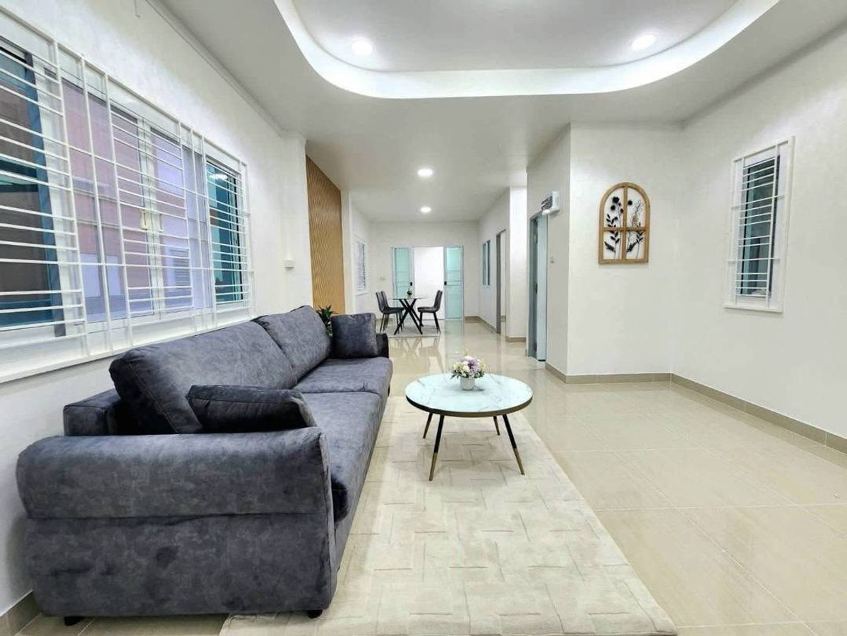 For SaleSriracha Laem Chabang Ban Bueng : Nathawadee 4 Suansua - Nongkho Semi-Detached House / 4 Bedrooms (FOR SALE) YEAN073