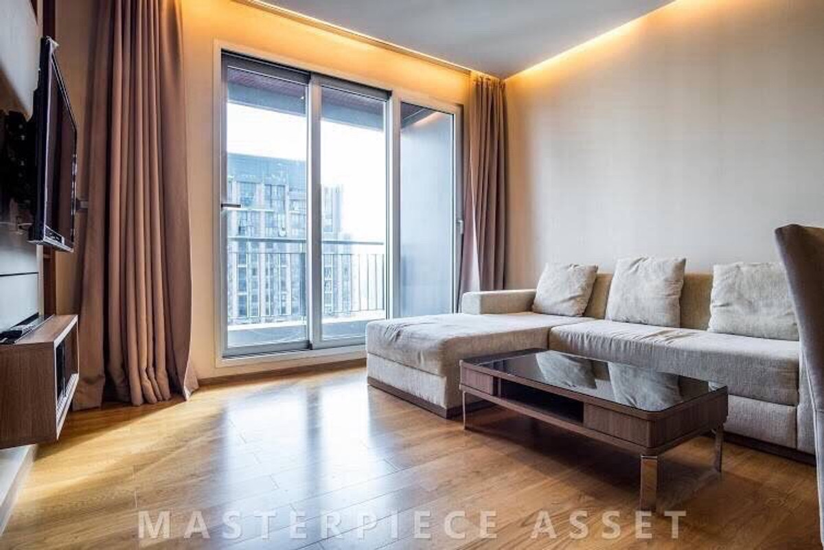 For RentCondoRama9, Petchburi, RCA : The address asoke is available, large room, 2 bedrooms, 75sqm, for rent 39,900. If interested, make an appointment to view 064-6696546 Minnie.