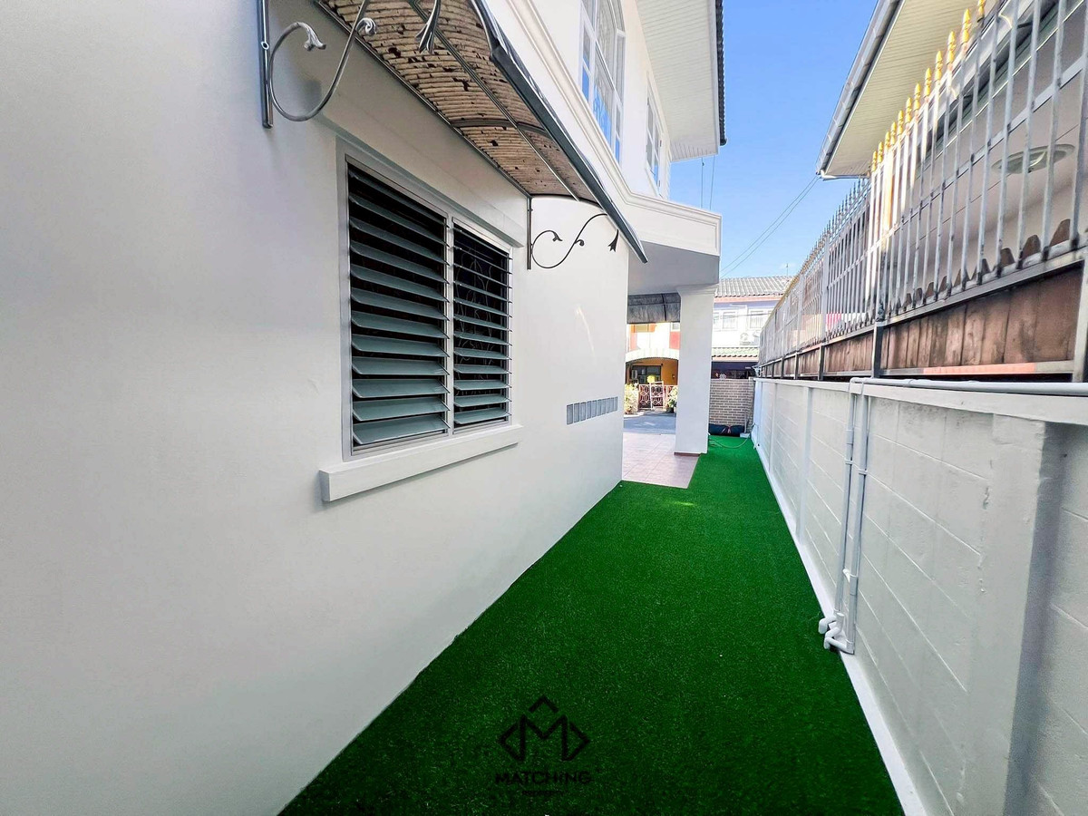 ให้เช่าบ้านวิภาวดี ดอนเมือง หลักสี่ : บ้านเดี่ยว 2 ชั้น รีโนเวทใหม่ เฟอร์ใหม่ ใกล้สนามบินดอนเมือง 3 นอน 3 น้ำ 2 จอด / Tel: 098-6542399