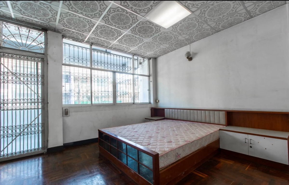 For SaleTownhomeSathorn, Narathiwat : Rare Sathorn Townhome for Sale near MRT Lumphini | Rama 4 – Yen Akat | Home Office Potential