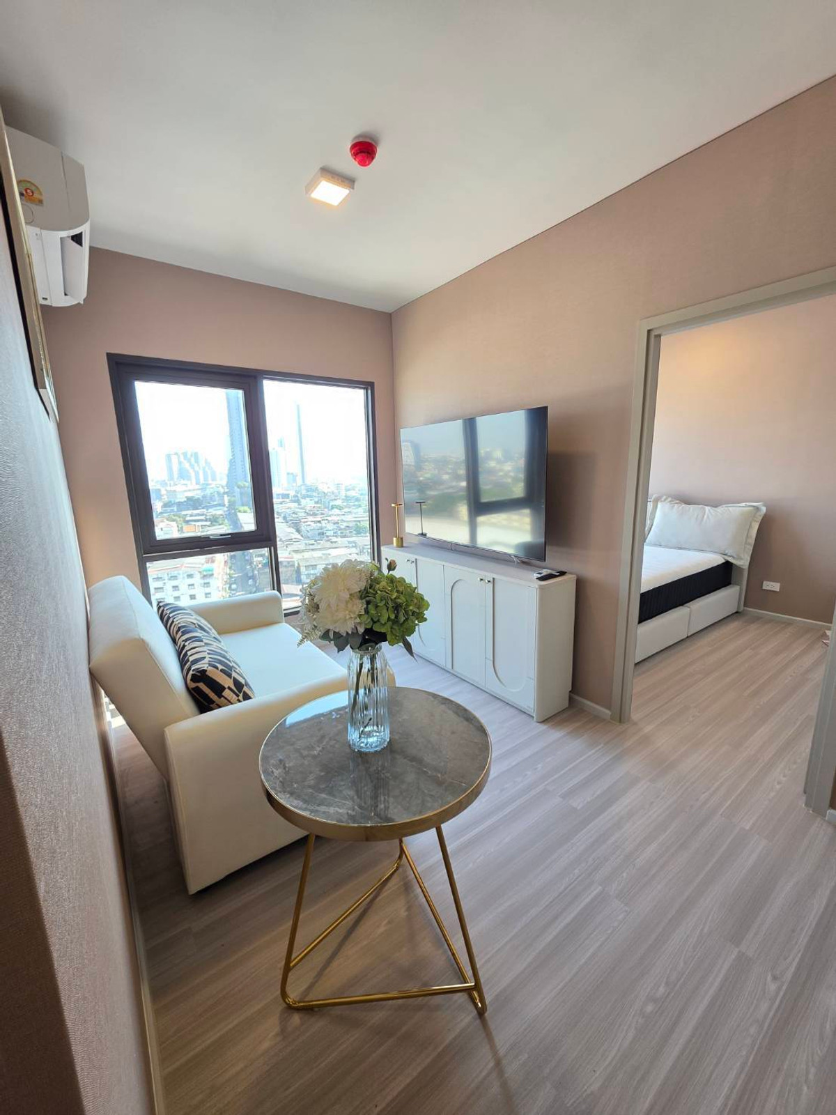 For RentCondoWongwianyai, Charoennakor : 🔥🔥🔥 For rent Quintara Maiden Ponimit 🔥🔥🔥 📍Location: Ponimit, Thonburi, Bangkok 📍12th floor | Size 32 sq m. | 1 bedroom, 1 bathroom (ready to move in, fully furnished)