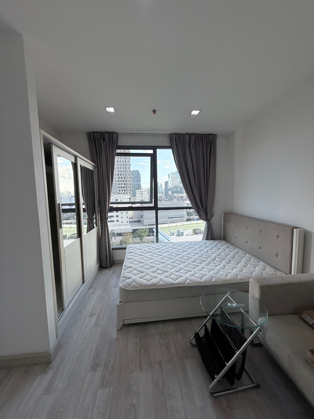 For RentCondoOnnut, Udomsuk : Low floor 21 sqm studio at Ideo Mobi Sukhumvit 81 for rent 13,000THB per month, Onnut BTS station