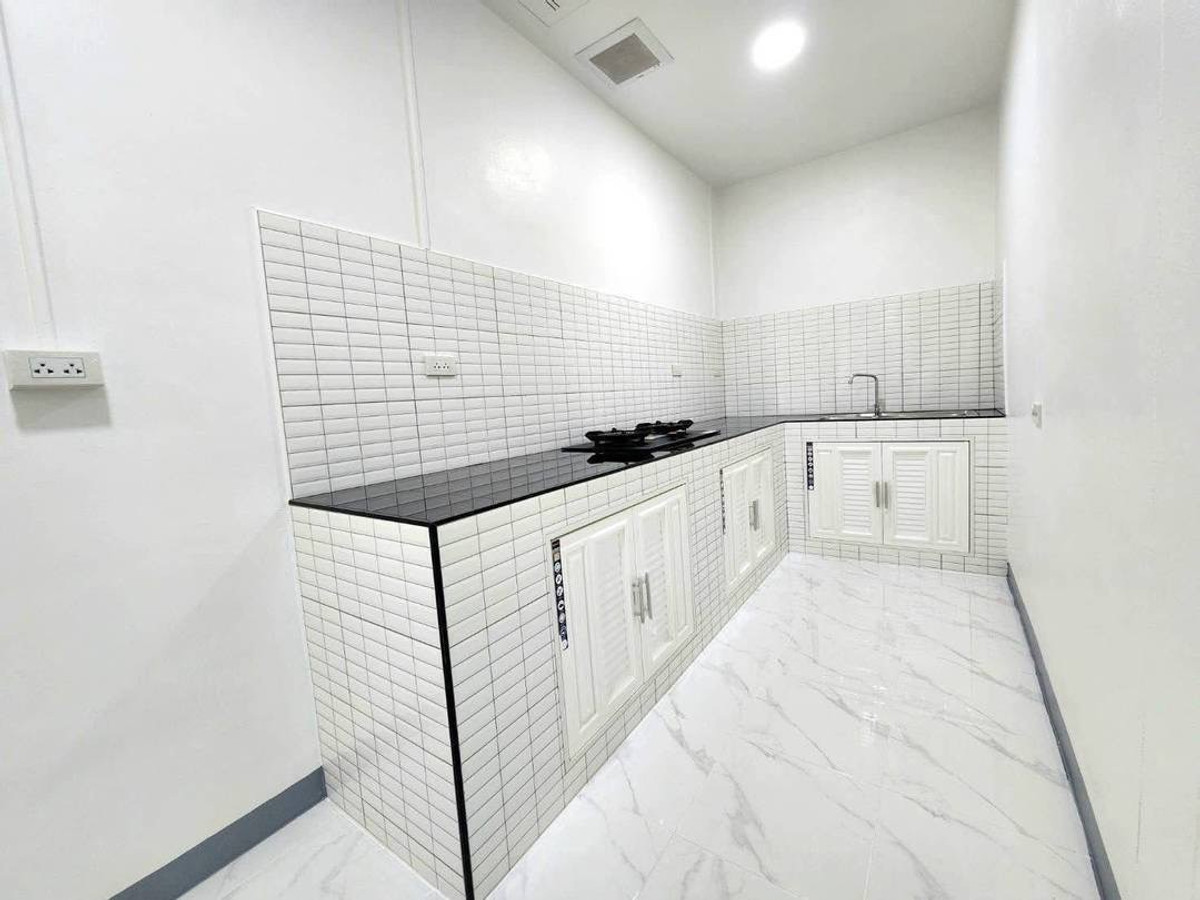 For SaleSriracha Laem Chabang Ban Bueng : Nathawadee 4 Suansua - Nongkho Semi-Detached House / 4 Bedrooms (FOR SALE) YEAN073