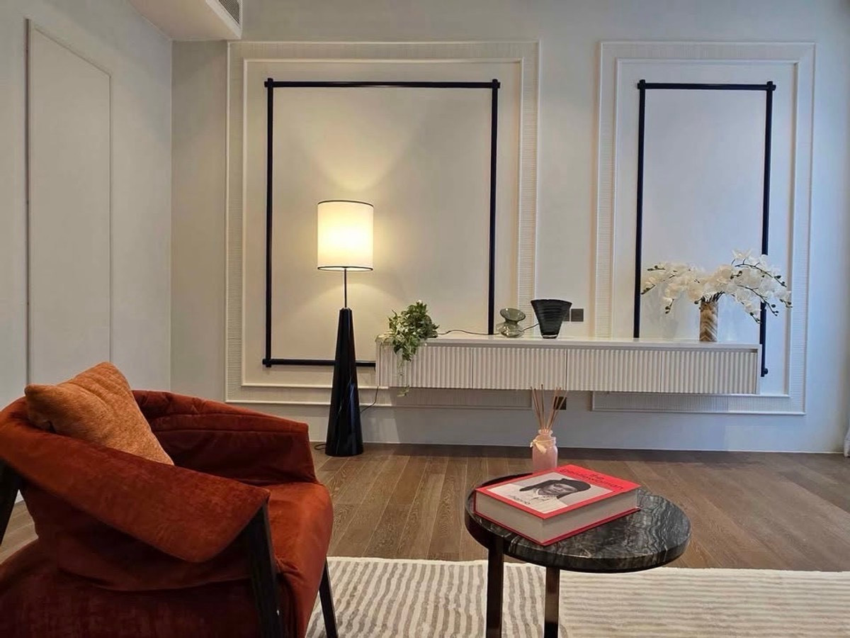 For RentCondoWitthayu, Chidlom, Langsuan, Ploenchit : ▲ Muniq Langsuan ▲ • 2 Beds | 3 Baths |86 Sq.m.|10th Fl. W/Open Nice View |Trained small pets allowed ✅