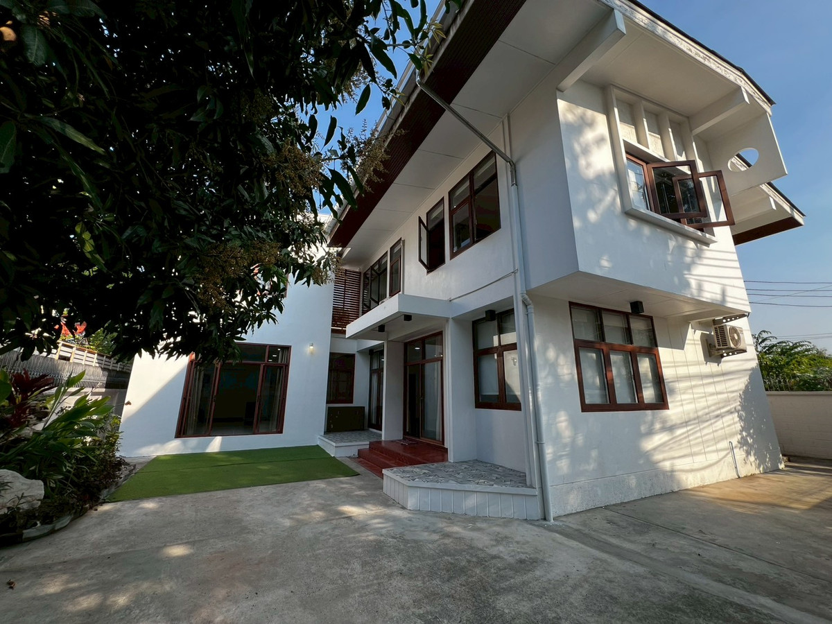 ให้เช่าบ้านสะพานควาย จตุจักร : บ้านเดี่ยว 90ตรว. 10นาทีถึงสวนจตุจักร 6ห้องนอน 7ห้องน้ำ และ 5 นาทีขึ้นทางด่วน