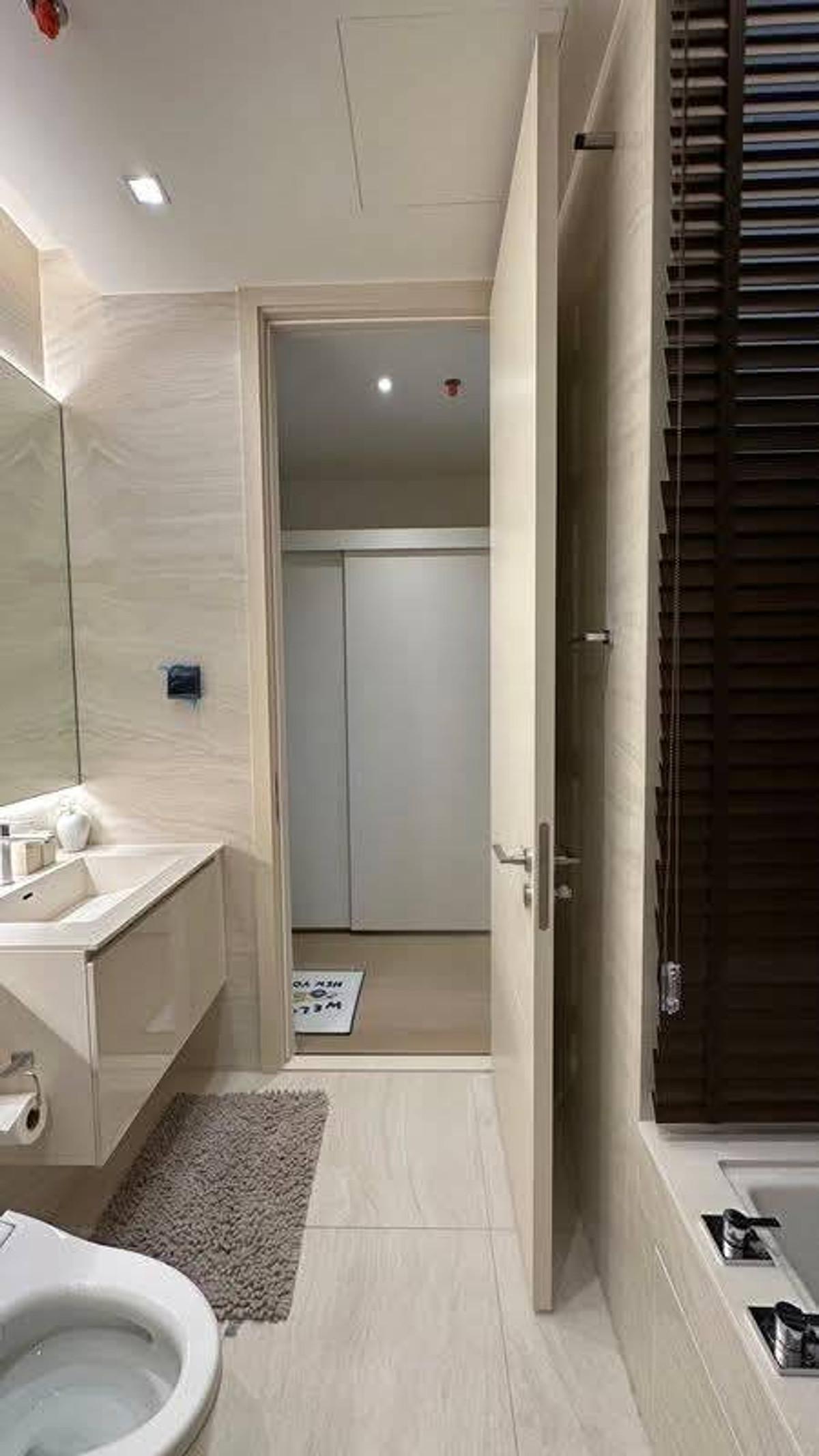 For SaleCondoSukhumvit, Asoke, Thonglor : The Strand Thonglor Ultra-Luxury 1-Bedroom Residence Next to BTS Thonglor Please call: 062-496-6454