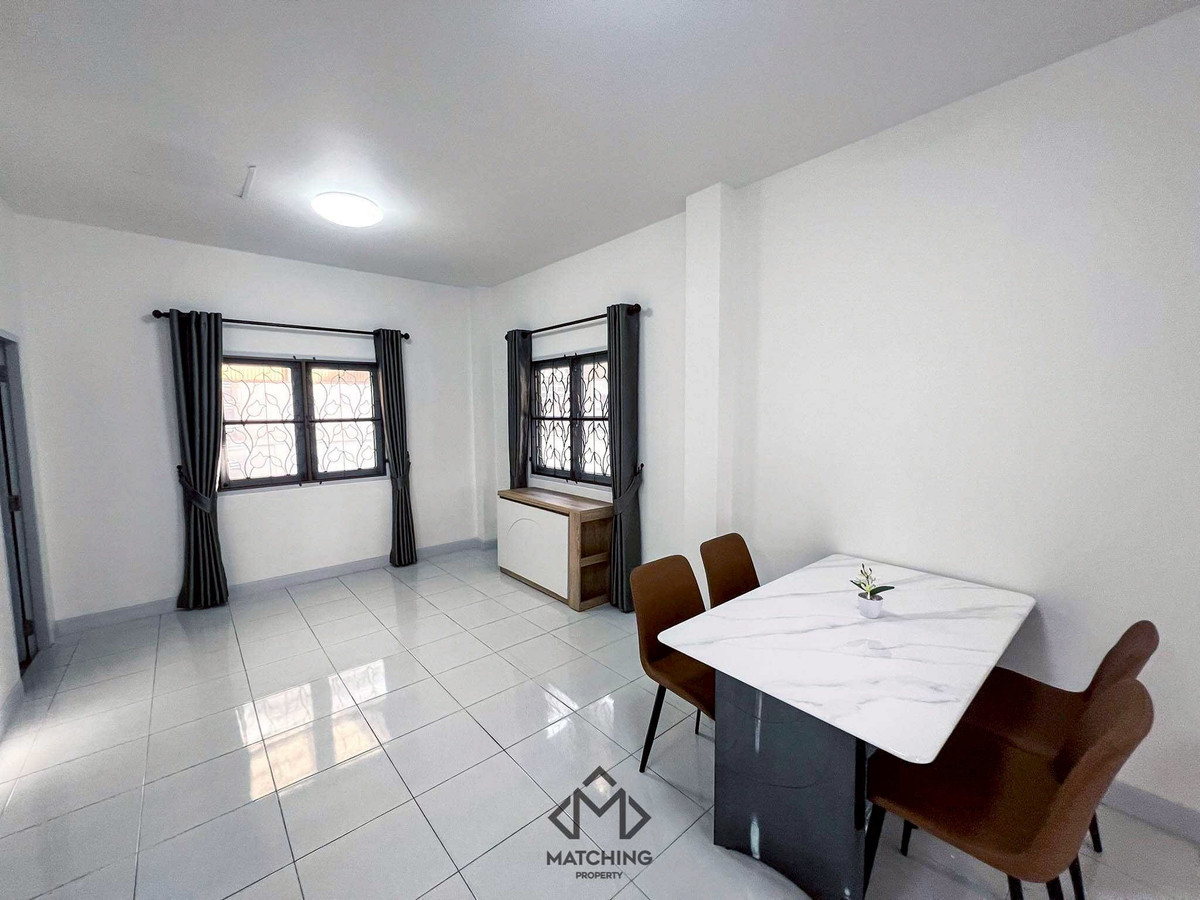 ให้เช่าบ้านวิภาวดี ดอนเมือง หลักสี่ : บ้านเดี่ยว 2 ชั้น รีโนเวทใหม่ เฟอร์ใหม่ ใกล้สนามบินดอนเมือง 3 นอน 3 น้ำ 2 จอด / Tel: 098-6542399