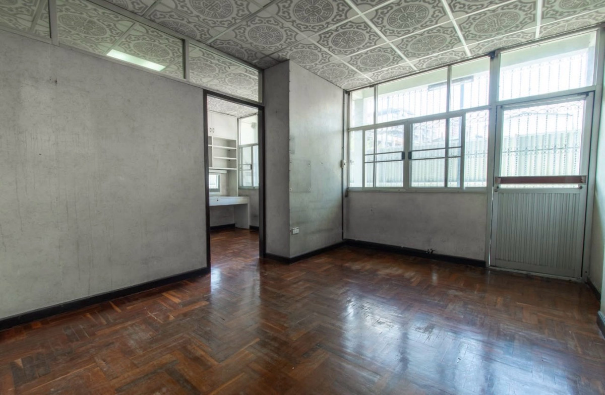 For SaleTownhomeSathorn, Narathiwat : Rare Sathorn Townhome for Sale near MRT Lumphini | Rama 4 – Yen Akat | Home Office Potential