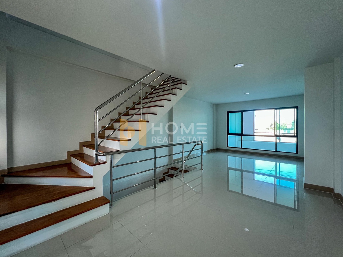 For RentHome OfficeMin Buri, Romklao : City Link Rama 9 - Srinakarin / 5 Bedrooms (FOR SALE) BZD096