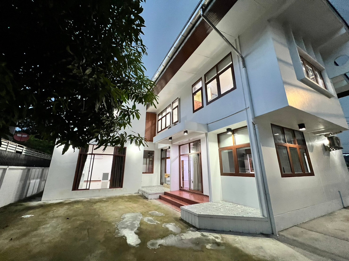 ให้เช่าบ้านสะพานควาย จตุจักร : บ้านเดี่ยว 90ตรว. 10นาทีถึงสวนจตุจักร 6ห้องนอน 7ห้องน้ำ และ 5 นาทีขึ้นทางด่วน