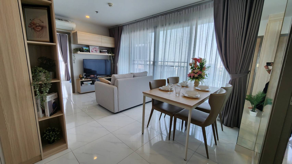 For RentCondoBangna, Bearing, Lasalle : Condo for Rent: Ideo O2 Near BTS Bang Na (approx. 300 meters)